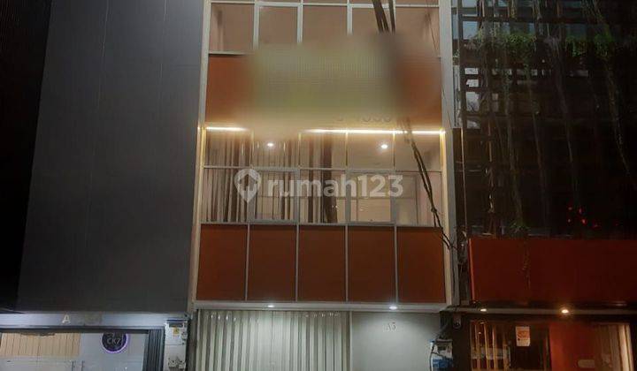 Ruko di komplek pertokoan dan perkantoran
Intercon Plaza     
Jakarta barat  
Luas tanah 82 m2 
Sertipikat HGB
3 1/2 Lantai 
Lt.1 : 5 m x 15 m
Lt 2 dan Lt.3 : 5 m x 16 m
Diatas lantai 3 ada dak  beton ( ROOF TOP ) bisa dibikin bangunan lagi                1