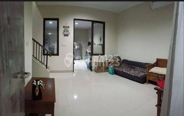 Rumah Metland 
tangerang

- Luas Tanah 7x15
- Luas Bangunan 105
- Menghadap Selatan
- Cluster
- Bebas Banjir
- Jalanan Lebar
- Listrik 2200 Watt
- Air Tanah (kualitas Bagus Tidak Berbau) Tersedia Filter Air
- Bangunan Rumah 2018
- Carport Sudah Terpasang  2