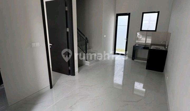 Pantai Indah Kapuk2, New Jakarta City Kuningan Village Type Carnelian*brand New* 6x15m² Luas Tanah 90m² Luas Bangunan 106m² Posisi Badan 2lantai Kamar Tidur3+1 Kamar Mandi3+1 Kosongan Min Sewa 2 Thn