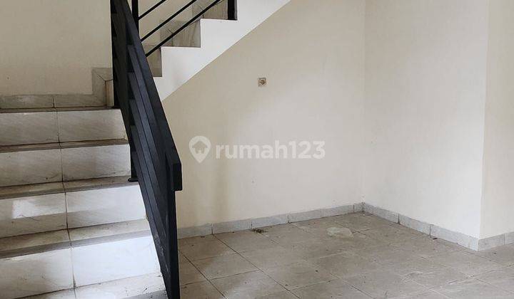 Rumah 2 Lantai Deket Green Lake City Jakarta Barat. Dijamin Paling Murah!!!  2