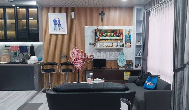 Rumah Pik 2
cluster Hawaii
new Jakarta City, Tinggal Bawa Koper 
6 X 10 
2 Lantai,
sudah Renovasi Ruang Tamu Lebih Luas
full Furnish Ac Ranjang Gorden Cctv
kamar Tidur 2 
kamar Mandi  2

 1