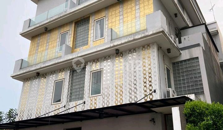 Kostan Curug/Binong Karawaci Ukuran Kamar 4X4 Lantai 1 : Ada 5 Kamar Lantai 2 : Ada 7 Kamar Lantai 3 : Ada 7 Kamar Lantai 4 : Ada 7 Kamar SHM Listrik R3/33.000 Airnya Pakai Pompa Luas Tanah : 355M2 Luas Bangunan : 860M2 Fasilitas :-Semua Kamar Mandi Dalam Kostan Curug/Binong Karawaci Ukuran Kamar 4X4 Lantai 1 : Ada 5 Kamar Lantai 2 : Ada 7 Kamar Lantai 3 : Ada 7 Kamar Lantai 4 : Ada 7 Kamar SHM Listrik R3/33.000 Airnya Pakai Pompa Luas Tanah : 355M2 Luas Bangunan : 860M2 Fasilitas :-Semua Kamar Mandi Dalam