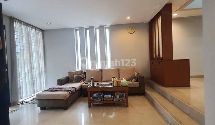 Dijual Cepat

rumah Taman Grisenda, Pik
jakarta Utara
ukuran 8x16.5m
luas Tanah =132m2
luas Bangunan = 228m2
3 Lantai
kamar Tidur 5+1
kamar Mandi 3+1
ruangan Kamar Luas Dengan Kamar Mandi Dalam.
listrik Shm
posisi Hoek
hadap Selatan- Barat
 Furnished 1