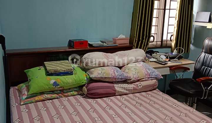 Kosambi Baru, West Jakarta Size: 6x15m² Building Area: 126m² 2 Floors SHM Certificate 3 Bedrooms 3 Bathrooms South Facing Electricity 2,200 kWh Piped Water 2