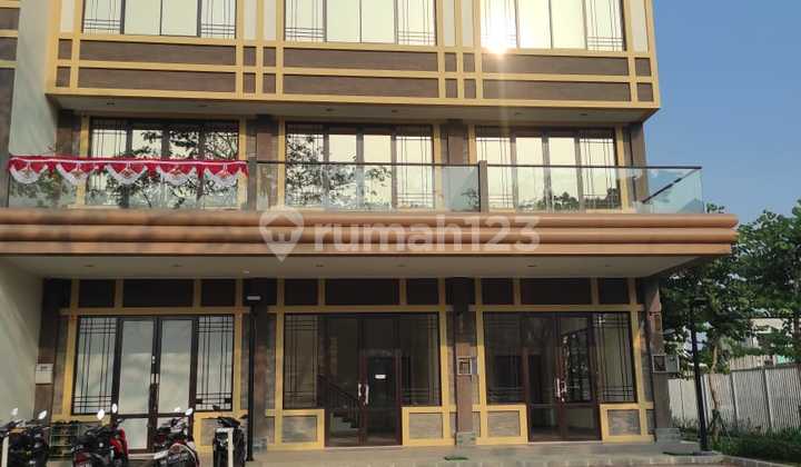 Ruko Green Lake City, Cluster Korea, Jakarta Barat Brand New4,5x12- Ada 2 Unit Gandeng (badan & Hook) - 3 Lantai