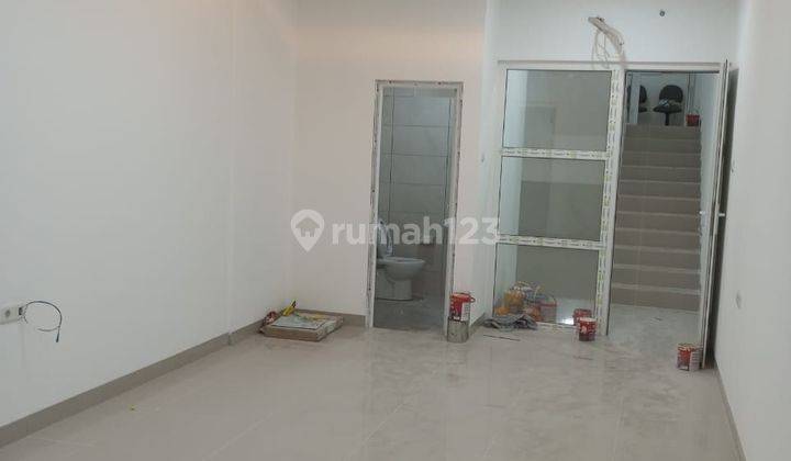 Rumah Makaliwe
grogol
jakarta Barat
luas Tanah 3,5 X 20m
luas Bangunan 3,5 X 14m
certificate Shm
3 Kamar Tidur
 3kamar Mandi
5 Lantai
split Level
listrik 2200
air Pam
 1