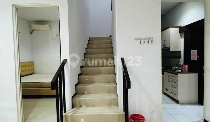 Daan Mogot Baru Cluster Jimbaran, West Jakarta. Land Area: 8x15 M2 Building Area: 165 M2 Bedrooms: 4+1 Bathrooms: 3+1 SHM, North Facing Electricity: 4400 Semi-Furnished 2 Floors 2