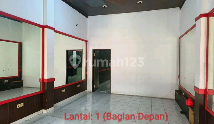 Mangga Besar Jakarta Barat - 4.5X27,5M²- Luas Tanah : 99 M2- Luas Bangunan: 330 M2- 3½ Lantai- Ruangan di Sekat Gipsum : 5 Ruangan- Kamar Mandi : 4 - Listrik (Watt)/Token : 23.100 Watt- Air : Pam Jaya- Hadap : Timur- Sertifikat : SHM