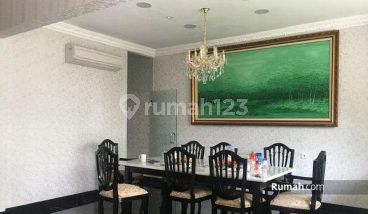 Pluit North, North Jakarta, Hook House (North_West) Land Area= 340 M2 Building Area= 650 M2 2 1/2 Floors Bedrooms= 4 +1 Bathrooms= 3+1 Garage PLN = 10,000 PAM Palyja Certificate = SHM Semi Furnished 2