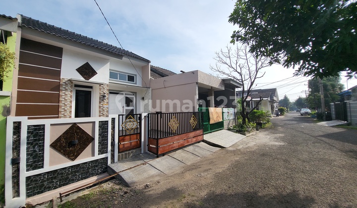Rumah 3 kamar posisi depan taman di citra indah 1