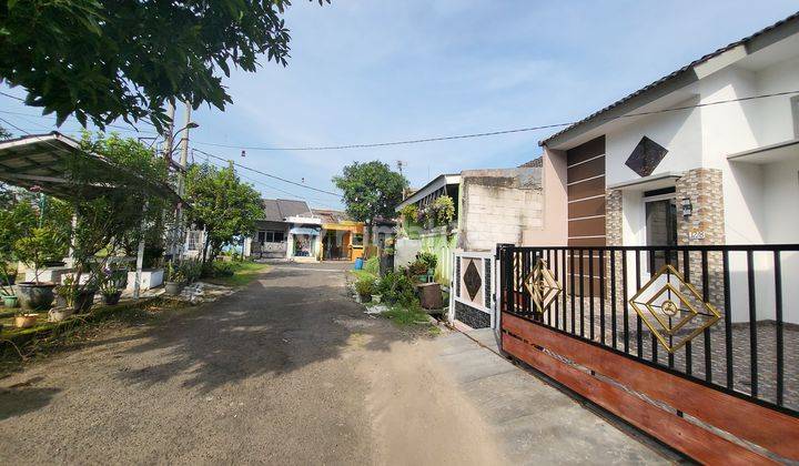 Rumah 3 kamar posisi depan taman di citra indah 2