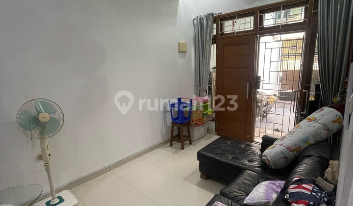 Rumah Jembatan Lima Siap Huni 3 Lantai Harga Murah Lokasi Bagus