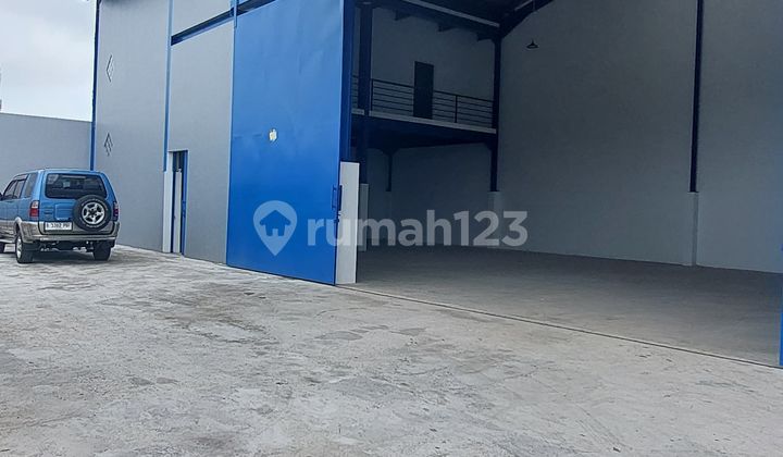 Ready-to-Use Kapuk Kamal Baru Warehouse with Container Access