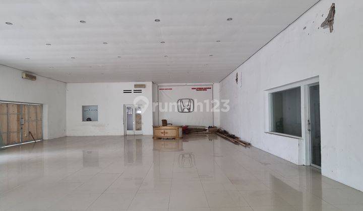 Gedung 1 lantai di jl.sudirman makassar 2