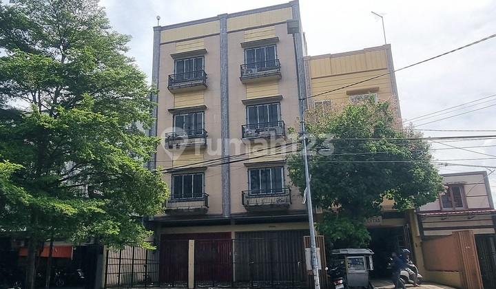 2-unit shop house on Cendrawasih St., Makassar 2