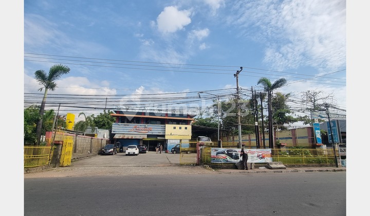 Gedung luas di poros jl.urip sumoharjo makassar Gedung luas di poros jl.urip sumoharjo makassar