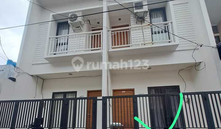 Dijual/Disewa Rumah 2 Lantai di Tanjung Duren Petamburan Grogol