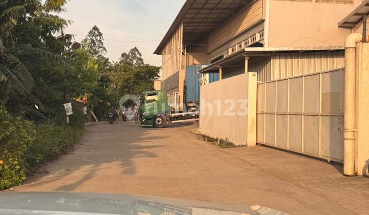 For Rent 1-Story Warehouse in Cipondoh, Includes Office Space
