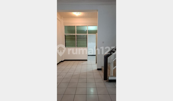 Disewakan Ruko di Jalan Raya Green Garden, Jakarta Barat 1