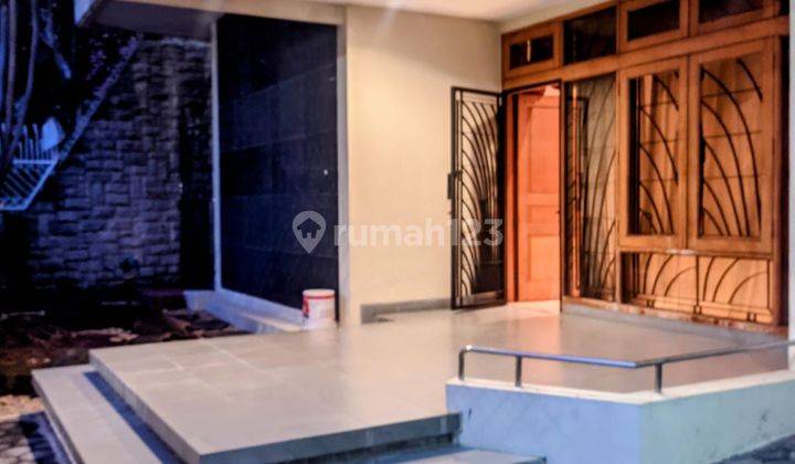 Rumah Mewah lantai Marmer di Pleburan 4