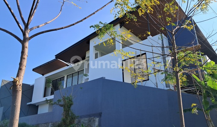 Villa Super Mewah 3 Lantai 6 Full Furnished Depan Bns Batu Malang Villa Super Mewah 3 Lantai 6 Full Furnished Depan Bns Batu Malang