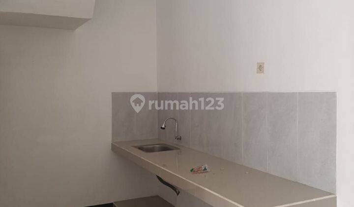 Rumah 2 lantai SHM di belakang kampus Binus Araya Malang