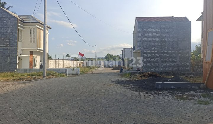 Rumah 2 Lantai SHM di Kasin putuk
Ampeldento
Karangploso
Malang hadap Barat Laut