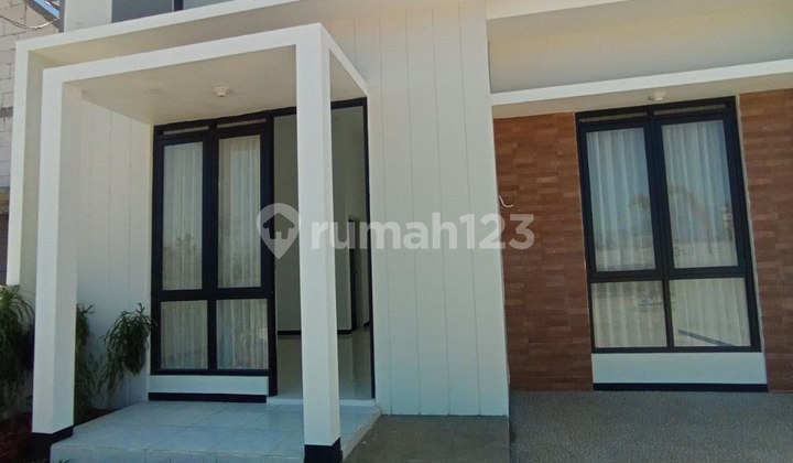 Rumah Cantik 1 lantai  SHM Dekat Suhat Dan Kawasan kampus di Lowokwaru Kota Malang