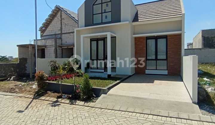 Rumah Cantik 1 lantai SHM Kondisi Baru Dekat UB di di LowokwaruKota Malang 2