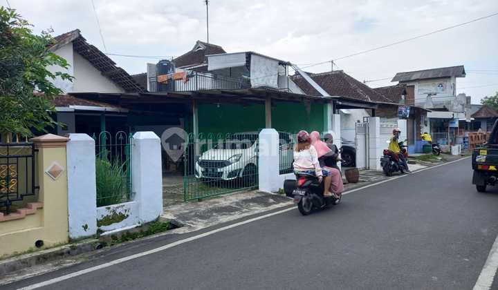 Single-story house with SHM certificate, land area 240m² near Arjosari - close to Araya Mall and Binus Malang Campus. 2