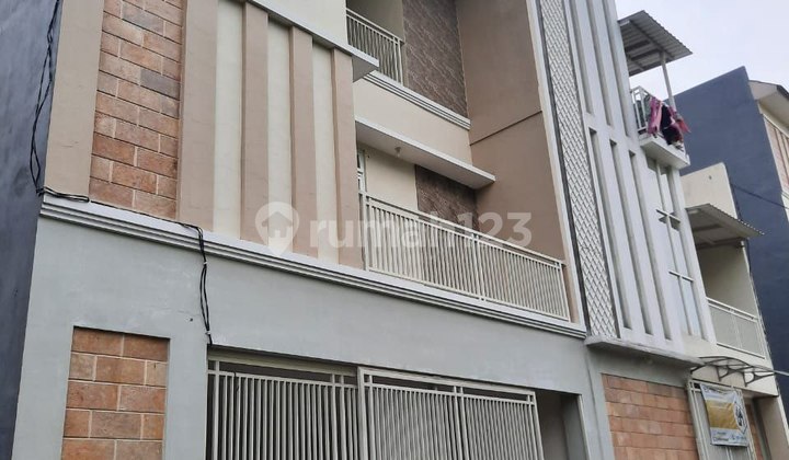 Rumah Kost Baru dengan 14 Kamar dan Kamar Mandi Dalam Dekat Kampus Unibraw, Polinema, Umm, Unisma di Dinoyo Kota Malang Rumah Kost Baru dengan 14 Kamar dan Kamar Mandi Dalam Dekat Kampus Unibraw, Polinema, Umm, Unisma di Dinoyo Kota Malang