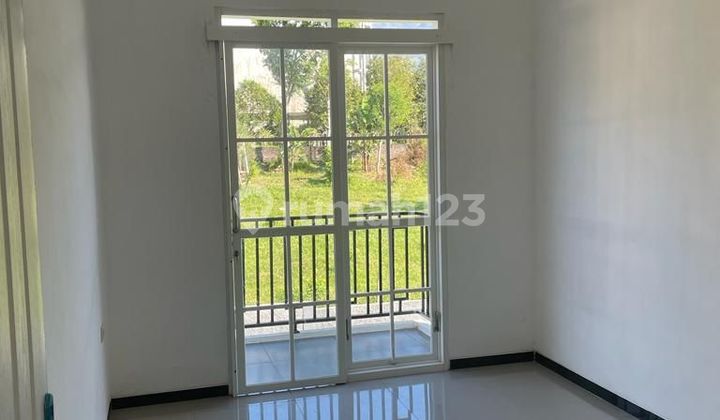 Rumah Baru  2 Lantai SHM Hadap Barat di poros Wisata kebun teh
Lawang
Malang
Jawa Timur  2