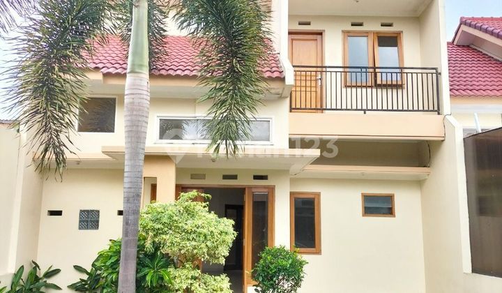 Rumah Baru Siap Huni 2 Lantai SHM di Jl. Akordion
- Suhat Dekat Kampus UB Malang 