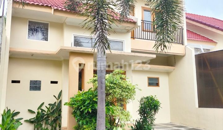 Rumah Baru Siap Huni 2 Lantai SHM di Jl. Akordion
- Suhat Dekat Kampus UB Malang  2