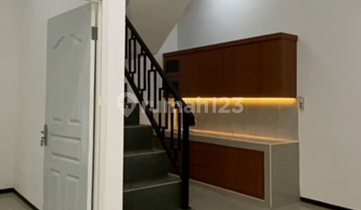Rumah SHM 2 Lantai Hadap Utara di Jl. Raya Wendit Saptorenggo Pakis Dekat Kampus Binus Araya Malang 2