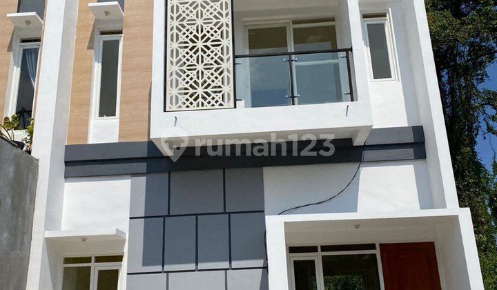 New House - 2 Floors Near Alfamart North Tebo Sukun Malang City
