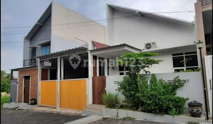 Liveable House, Land Area 222 M², Certificate of Ownership in Blimbing, Malang City 2