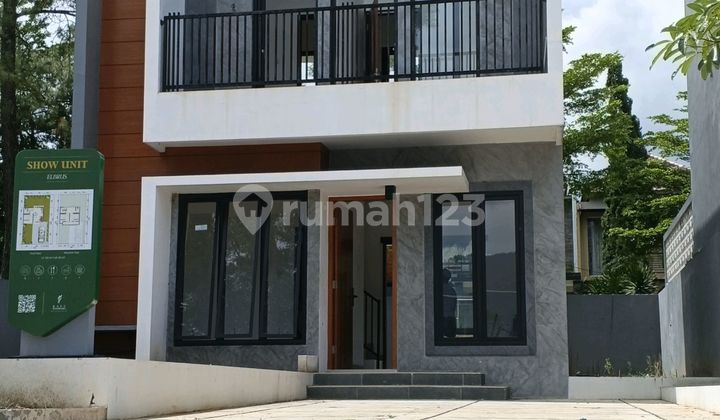 Villa Dijual Kondisi Baru di Dekat Balaikota Among Tani Batu