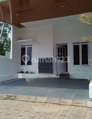 Rumah Baru 2 Lantai SHM Dekat Tol Sawojajar Kota Malang