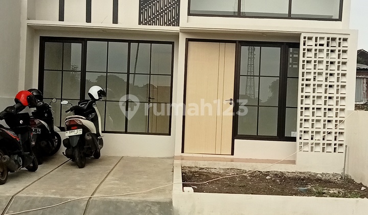 Beautiful House for Sale, Brand New Condition in Tasikmadu, Near Suhat and Brawijaya, Malang 2