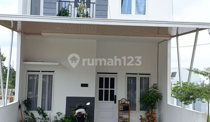 Rumah Bagus 2 Lantai SHM Dekat Kampus Binus Araya Pakis Malang