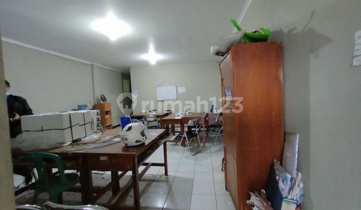 Strategic 2-Story Shophouse in Commercial Area at Kopo Plaza for Business