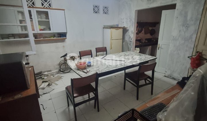 Rumah Klasik Gaya Belanda di Sayap Riau Lahan Luas dan Akses Strategis