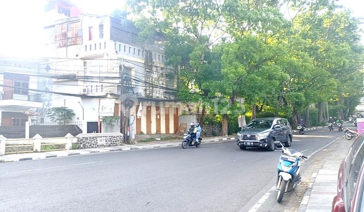 For Rent 3-Storey Shop House on Main Road Setiabudi Bandung 1