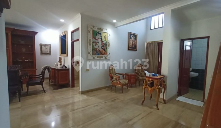 Rumah 2 Lantai Material Premium Furnished Bernilai Seni Tinggi di Mekar Wangi