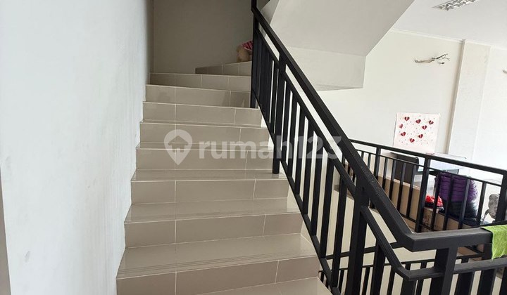 Summarecon Topaz 3-Story Ruko Ready for Office Business