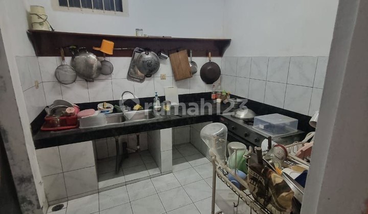 Classic Dutch-Style House in the Riau Wing, Spacious Land and Strategic Access 2