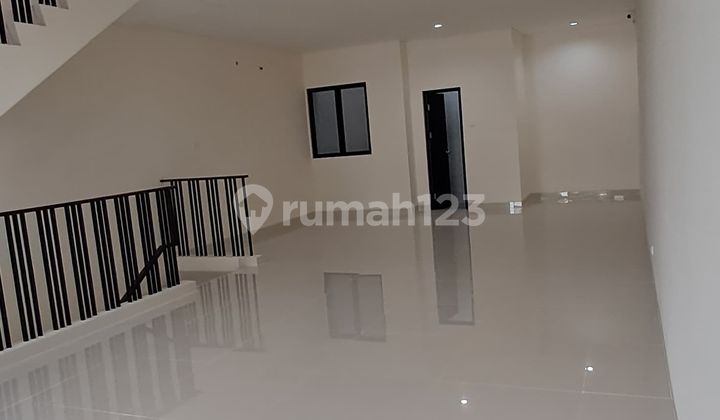 Ruko 3 Lantai Kondisi Siap Huni. Bagus Lal Ruko 3 Lantai Kondisi Siap Huni. Bagus Lal