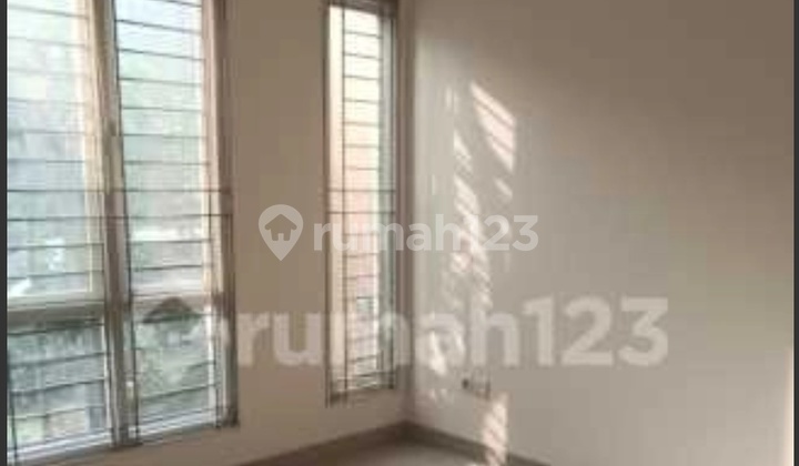 Affordable for Rent (No Co-Broker) - 2-Story Ready-to-Occupy House in a Strategic Location, Just a Step Away from Aniva Culinary Center in Gading Serpong, Elista Village Cluster, Tangerang. Affordable for Rent (No Co-Broker) - 2-Story Ready-to-Occupy House in a Strategic Location, Just a Step Away from Aniva Culinary Center in Gading Serpong, Elista Village Cluster, Tangerang.