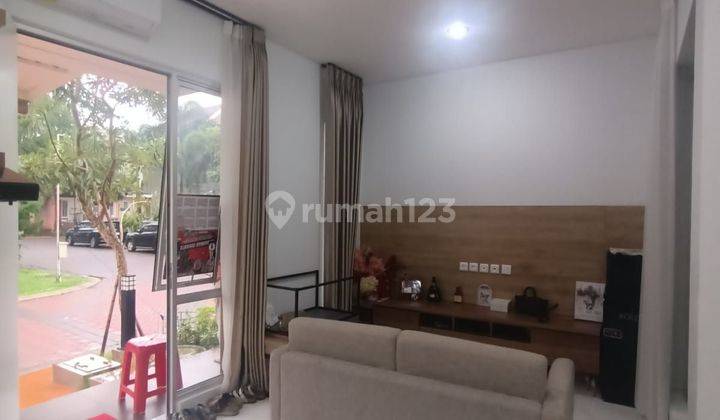 RUMAH 2 LANTAI SIAP HUNI FULL FURNISHED COCOK UTK PASUTRI/MAHASISWA DI CLUSTER PARAMOUNT LAND 2